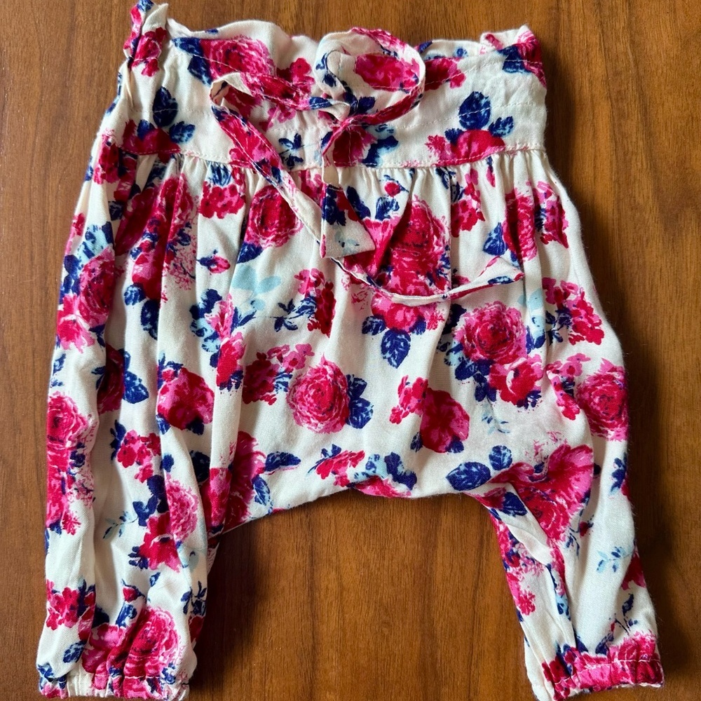 [NWOT] Rose Print Harem Pants 3-6mos